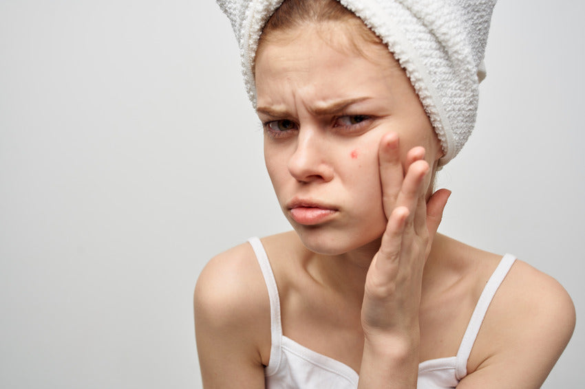 ಸ್ಕಿನ್ ಪರ್ಜಿಂಗ್ ವಿರುದ್ಧ ಬ್ರೇಕ್‌ಔಟ್‌ಗಳನ್ನು ಅರ್ಥಮಾಡಿಕೊಳ್ಳುವುದು: ಪ್ರಮುಖ ವ್ಯತ್ಯಾಸಗಳು ಮತ್ತು ಸಲಹೆಗಳು