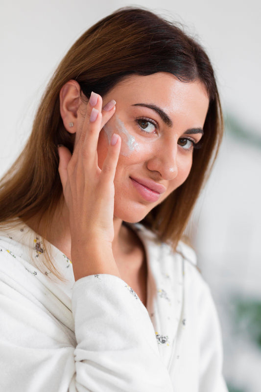 How to Choose an Oil-Free Moisturizer for Sensitive Skin